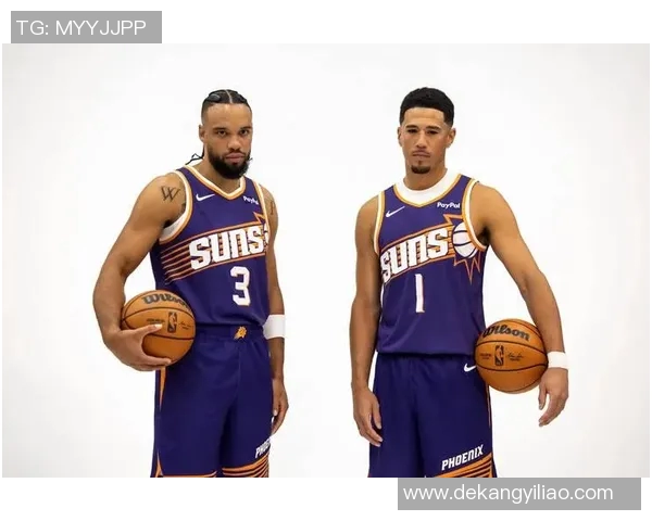 德文布克领衔太阳队崛起成NBA新星的背后故事与奋斗历程 德文布克领衔太阳队崛起成NBA新星的背后故事与奋斗历程